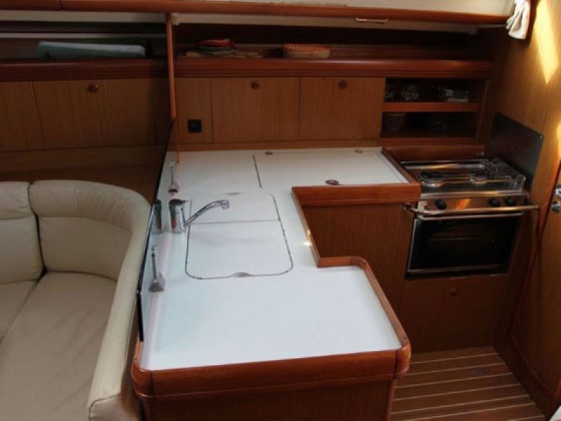 Sun Odyssey 42i