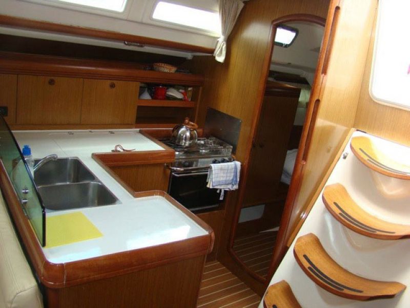 Sun Odyssey 42i