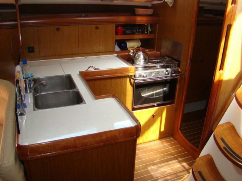 Sun Odyssey 42i