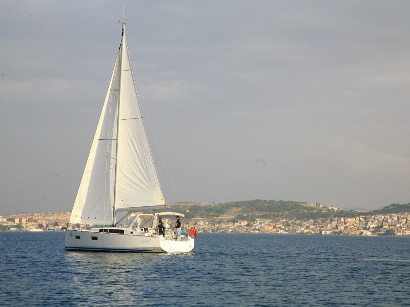 Oceanis 38