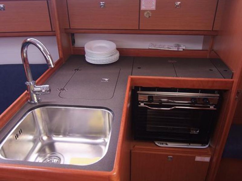 Bavaria Cruiser 33