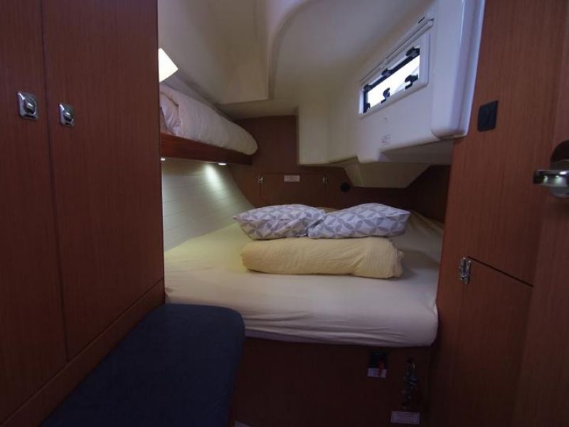 Bavaria Cruiser 33
