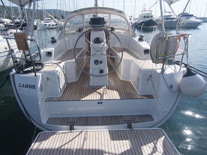 Bavaria Cruiser 33