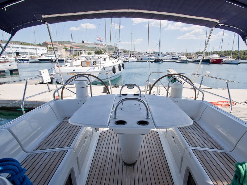 Sun Odyssey 403