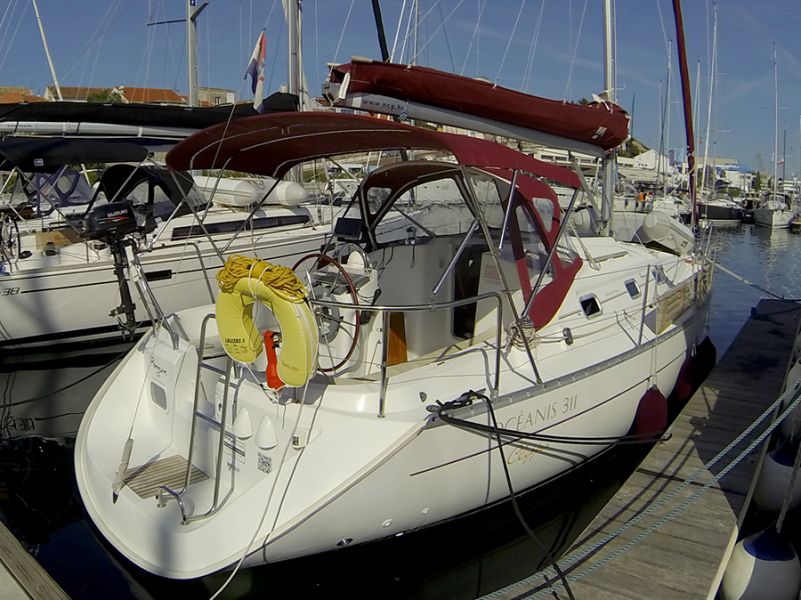 Oceanis Clipper 311