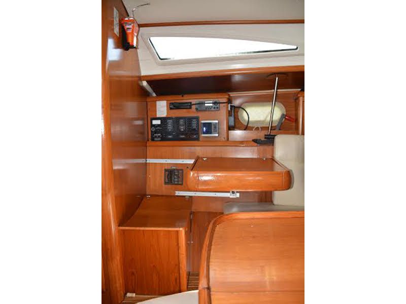 Sun Odyssey 35