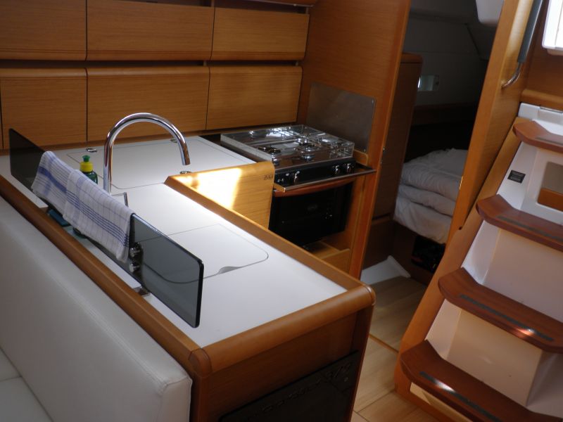 Sun odyssey 379 performance