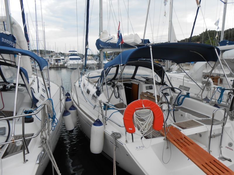 Dufour 325 GL