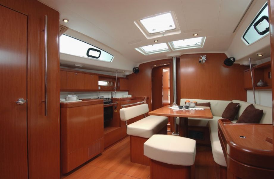 Oceanis 43
