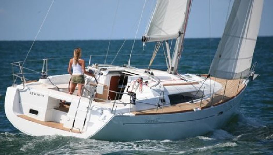 Oceanis 37