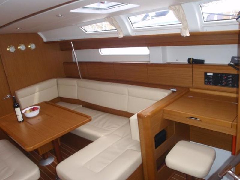 Sun Odyssey 49i