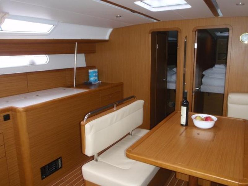 Sun Odyssey 49i