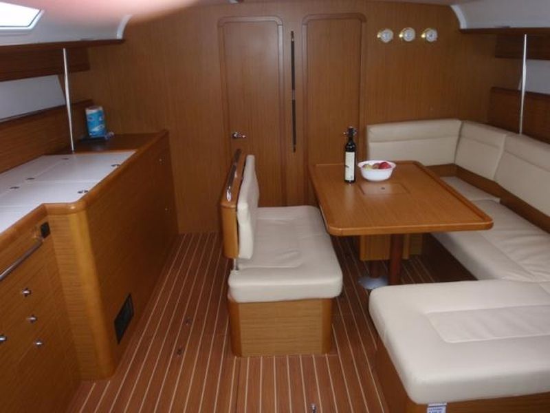 Sun Odyssey 49i