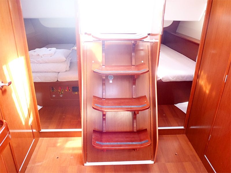 Oceanis 43