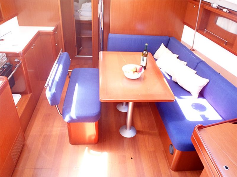 Oceanis 43