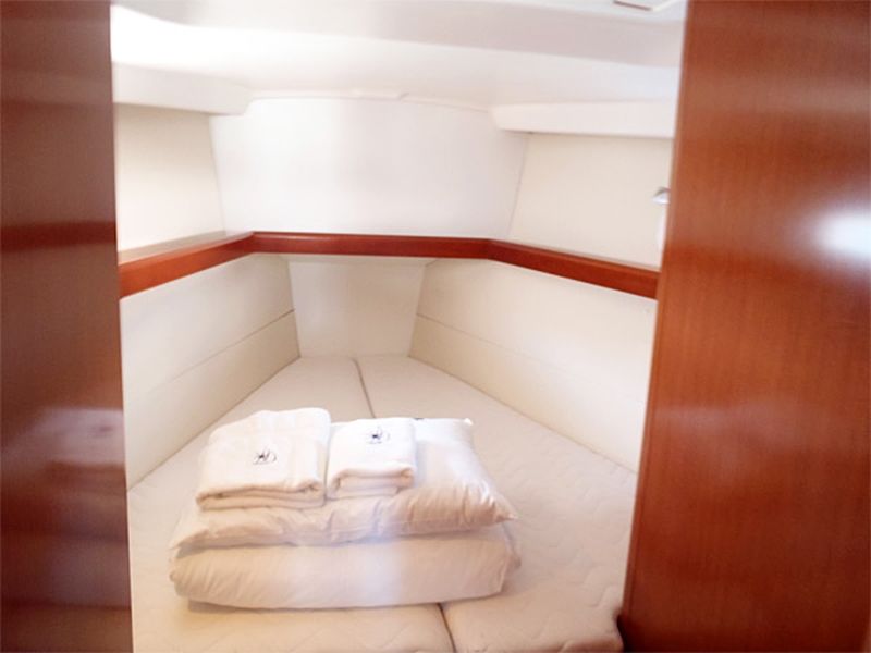 Oceanis 43