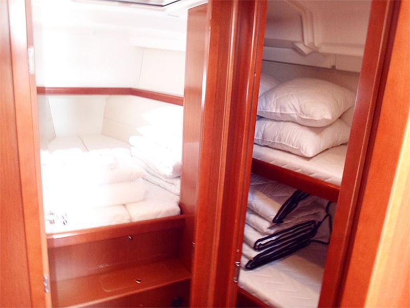 Oceanis 43