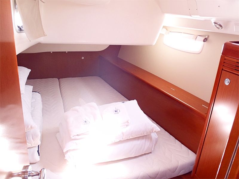 Oceanis 43