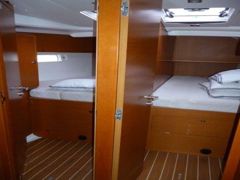 Oceanis 43