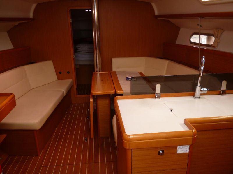 Sun Odyssey 42i