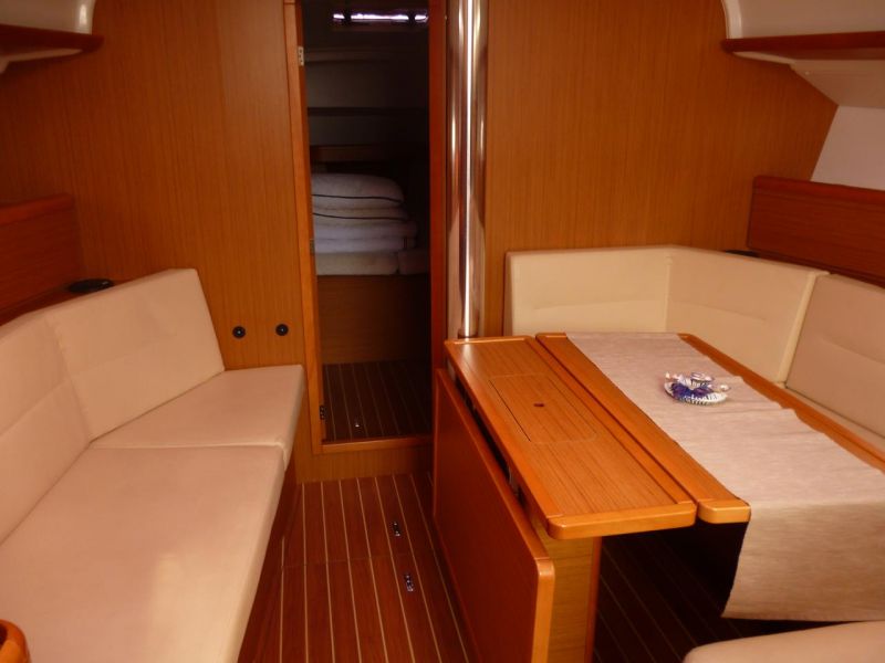 Sun Odyssey 42i