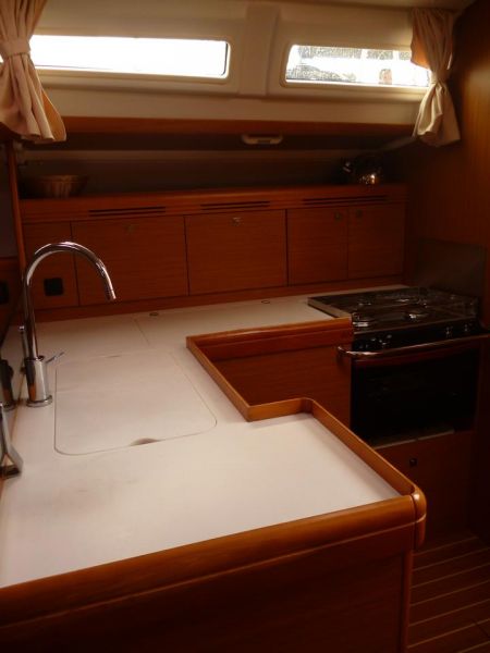 Sun Odyssey 42i