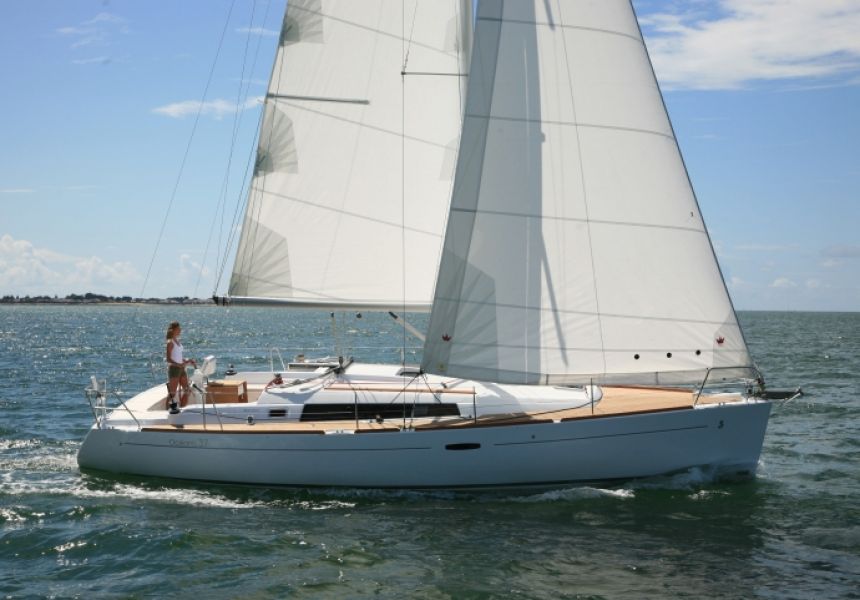 Oceanis 37