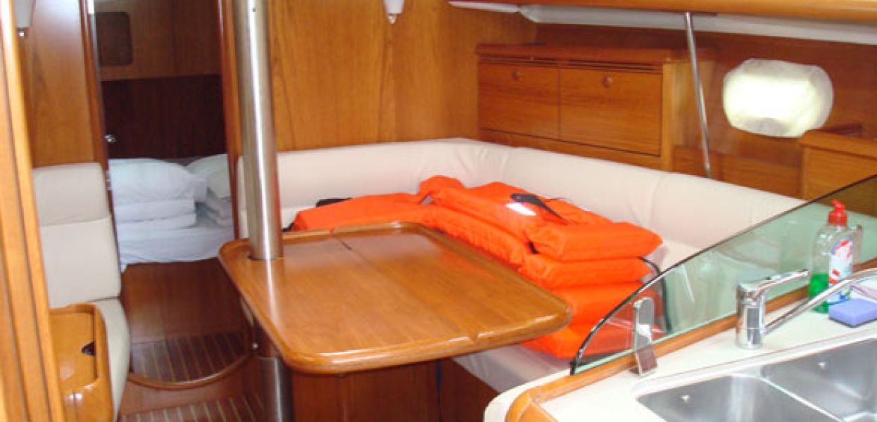 Sun Odyssey 35