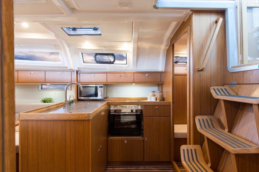 Bavaria Cruiser 37