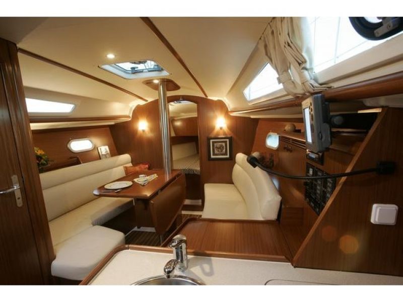 Sun Odyssey 32
