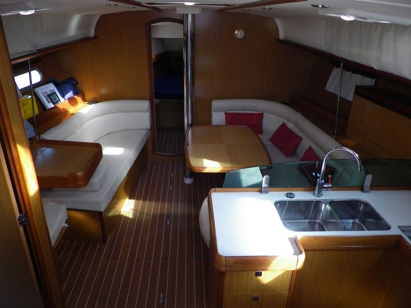 Sun Odyssey 42i