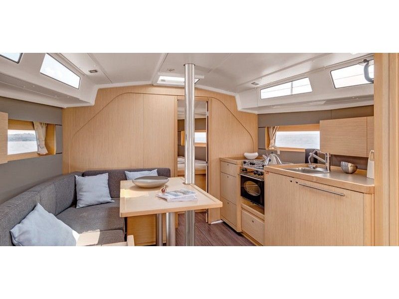 Oceanis 38
