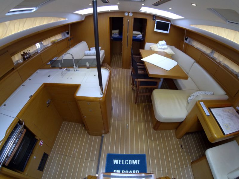 Jeanneau 53