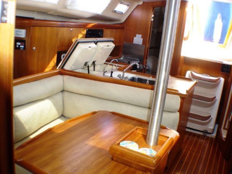 Hunter 356