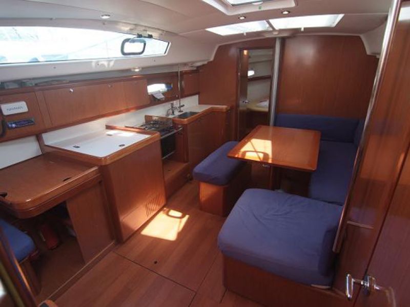 Benetau Oceanis 40
