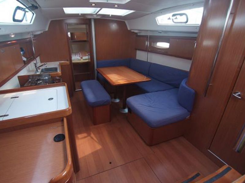 Benetau Oceanis 40
