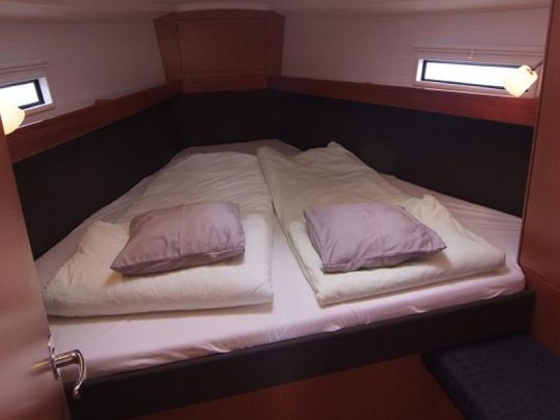 Bavaria Cruiser 37