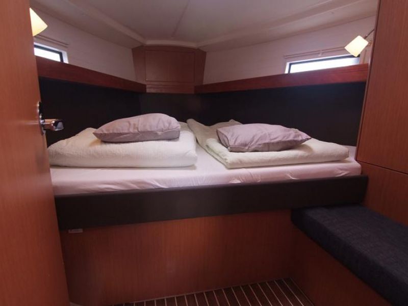 Bavaria Cruiser 37
