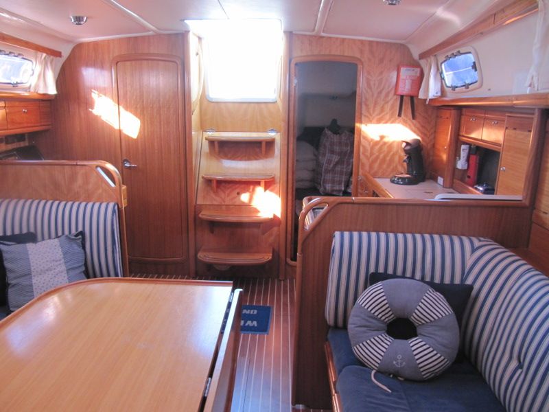 Bavaria 37