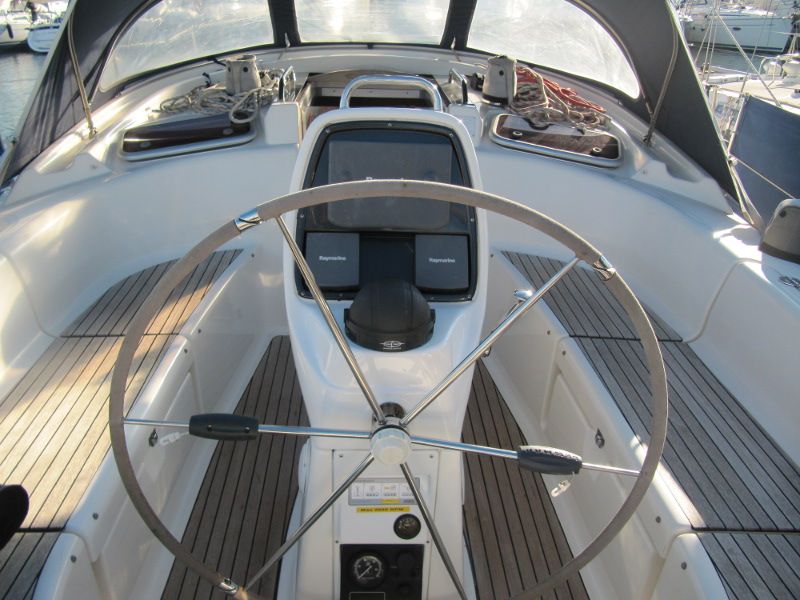 Bavaria 37