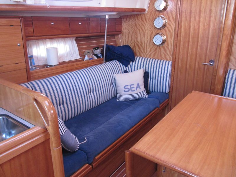 Bavaria 37