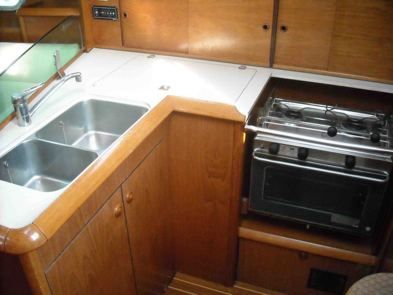 Sun Odyssey 35
