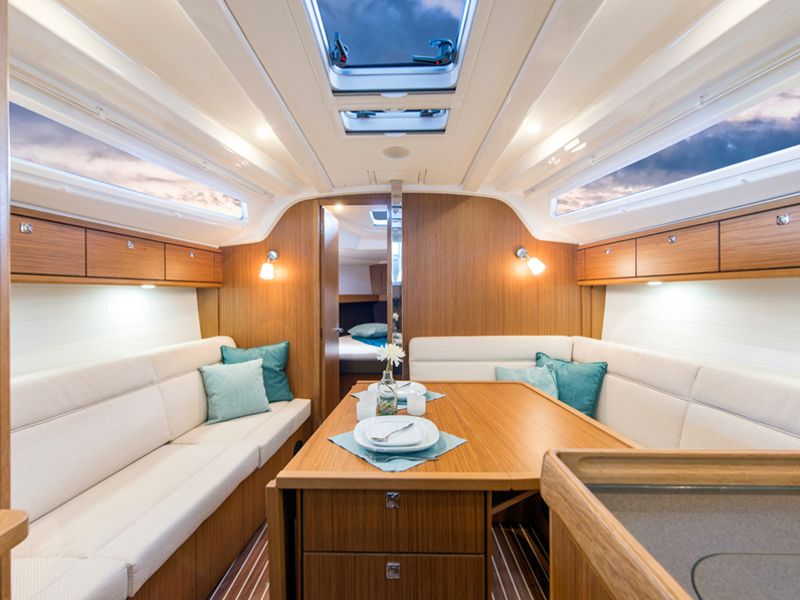 Bavaria Cruiser 37