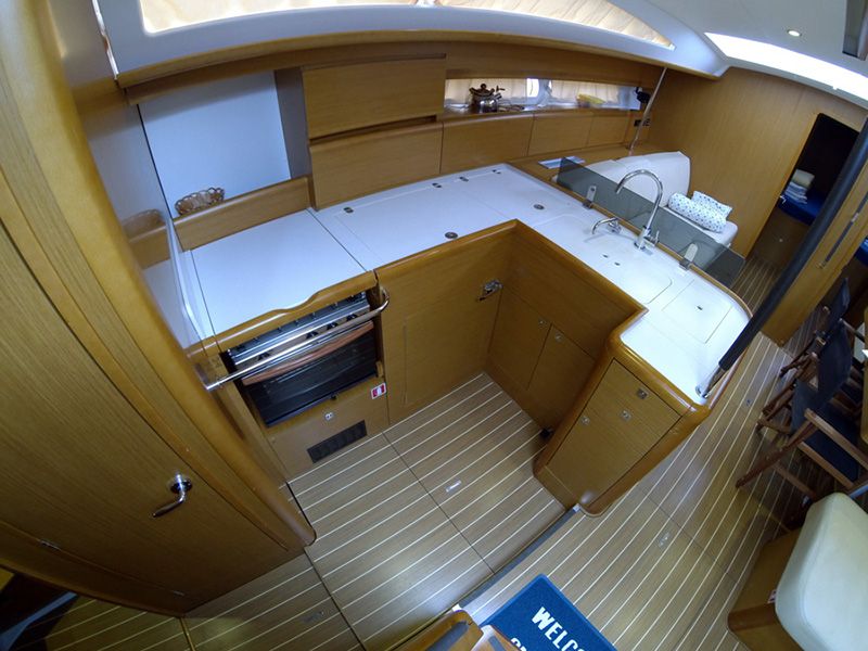 Jeanneau 53