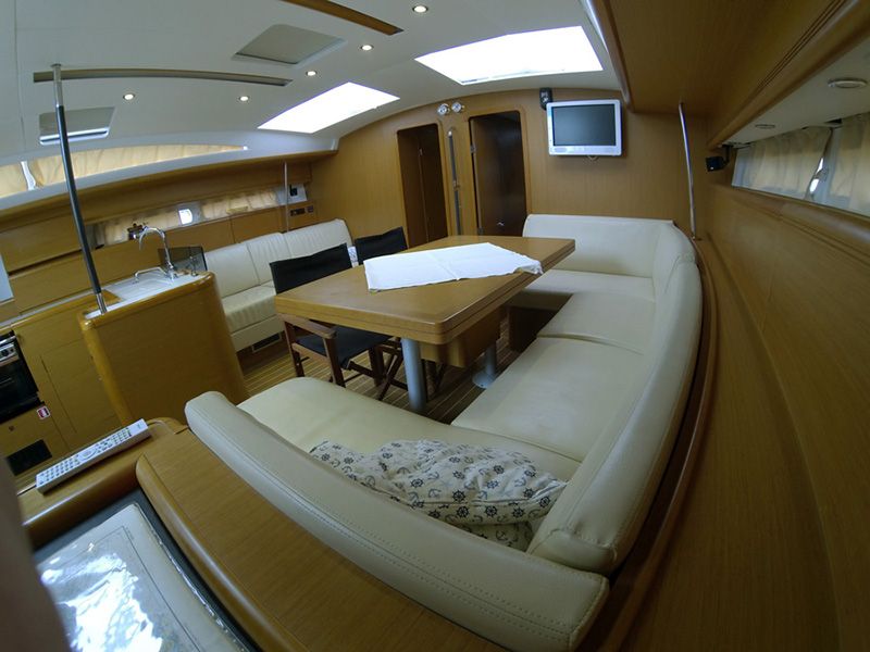 Jeanneau 53