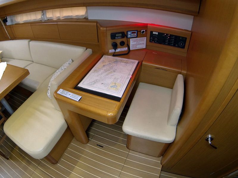 Jeanneau 53