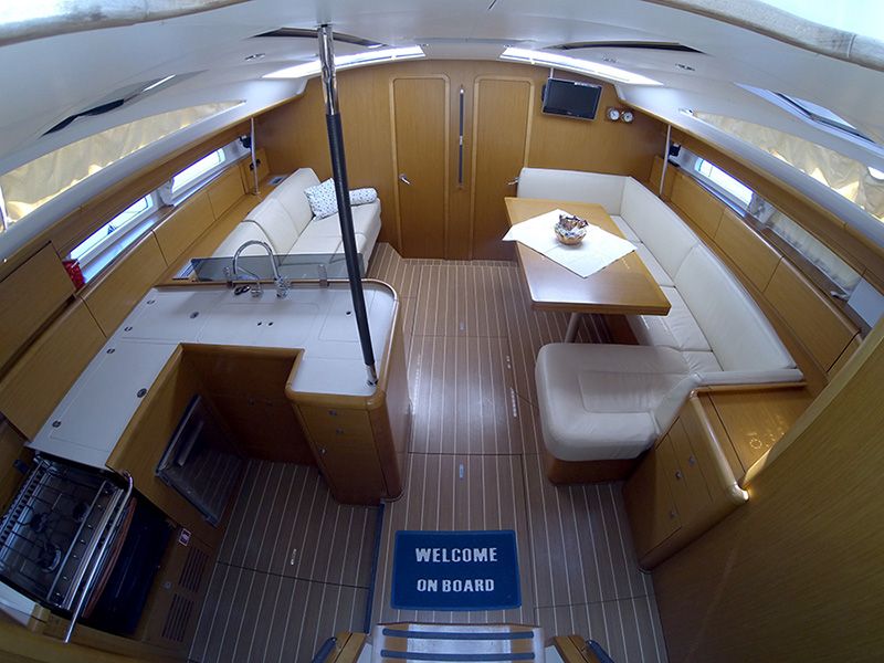 Jeanneau 53