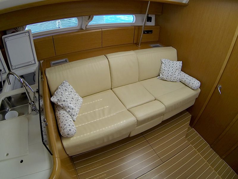 Jeanneau 53