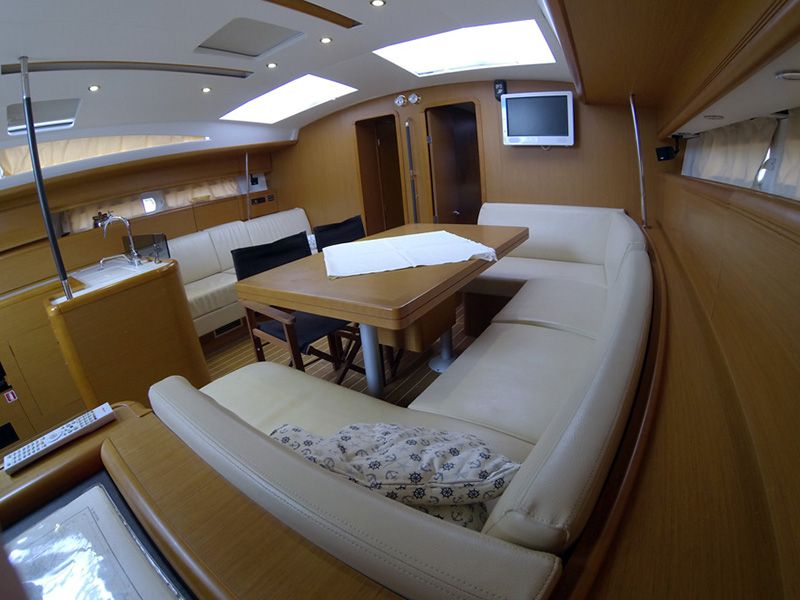 Jeanneau 53