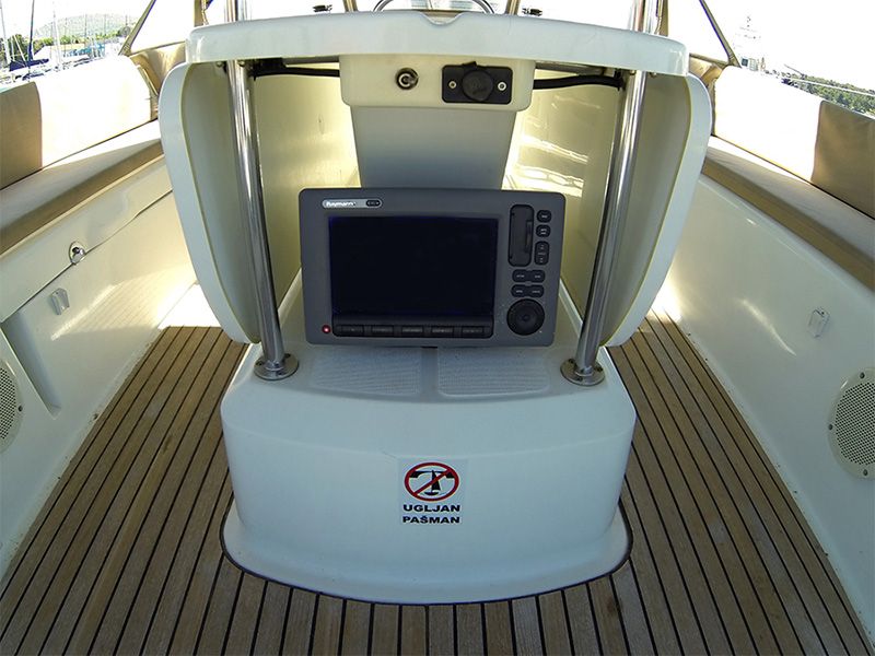 Jeanneau 53